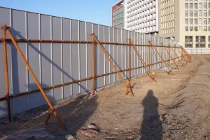 Применение — Возведение заборов и ограждений из б/у металлопроката — фото